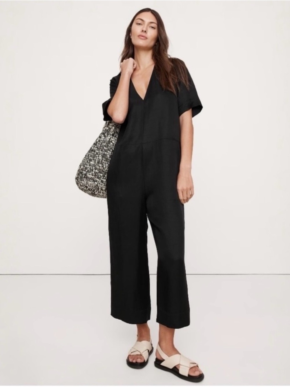 Banana Republic Black V-Neck Short-Sleeve Cropped Jumpsuit